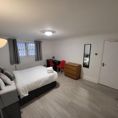 Cosy Apartment By Clapham South Underground! Лондон Экстерьер фото