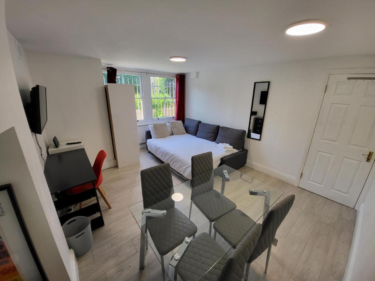 Cosy Apartment By Clapham South Underground! Лондон Экстерьер фото